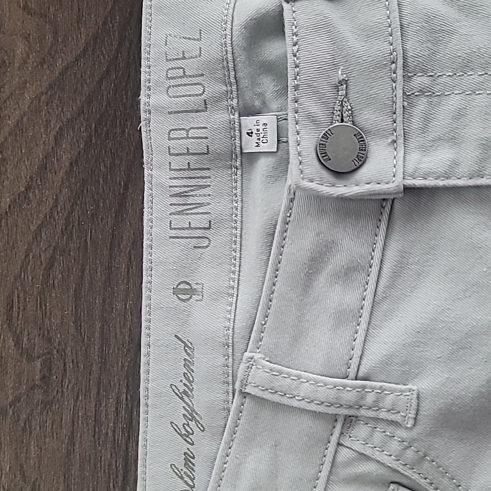 👖 Stylish Jennifer Lopez Light Gray Jeans (Size 4) 👖 - Picture 9 of 10